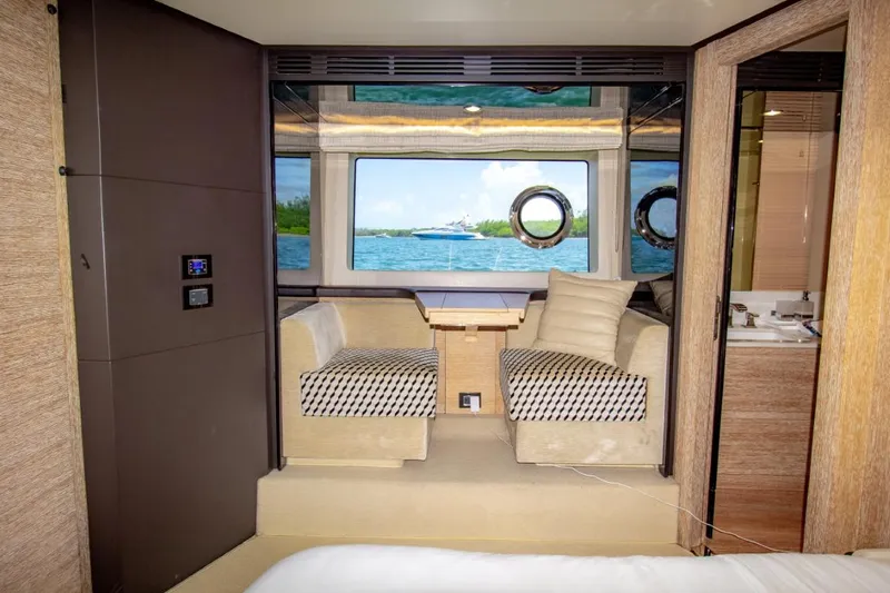 Independiente Yacht Photos Pics 