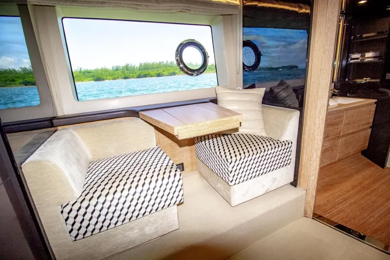 Independiente Yacht Photos Pics 