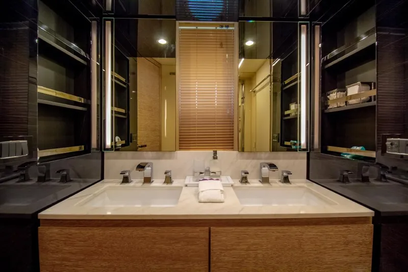 Independiente Yacht Photos Pics 