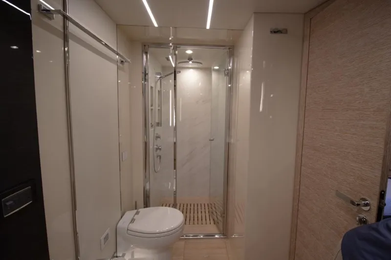 Independiente Yacht Photos Pics 