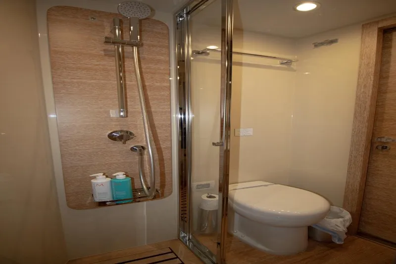 Independiente Yacht Photos Pics 