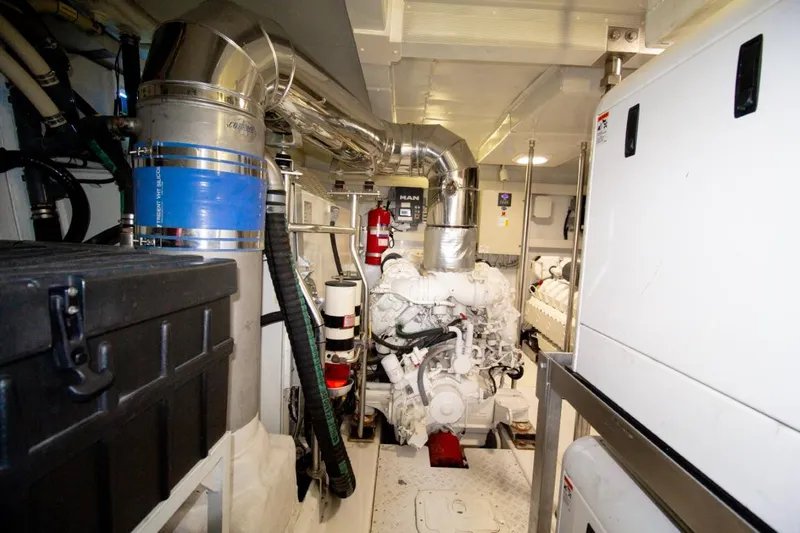 Independiente Yacht Photos Pics 