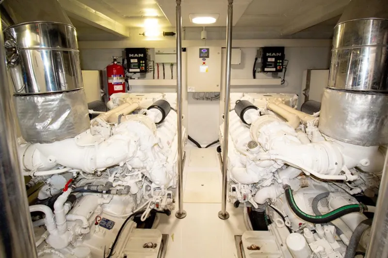 Independiente Yacht Photos Pics 