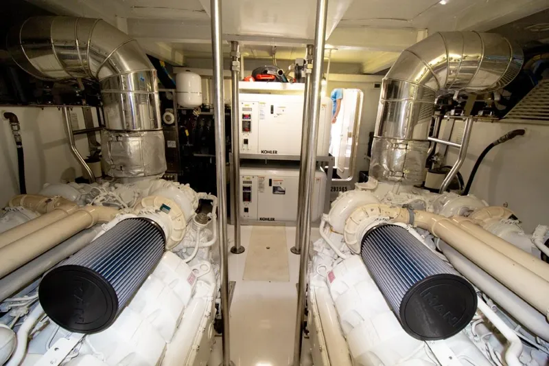 Independiente Yacht Photos Pics 