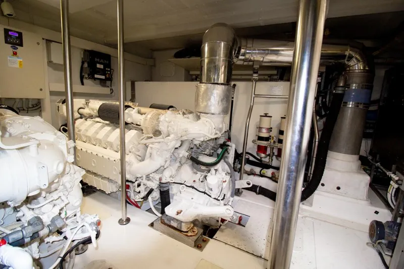 Independiente Yacht Photos Pics 