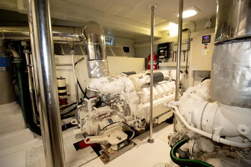 Independiente Yacht Photos Pics 