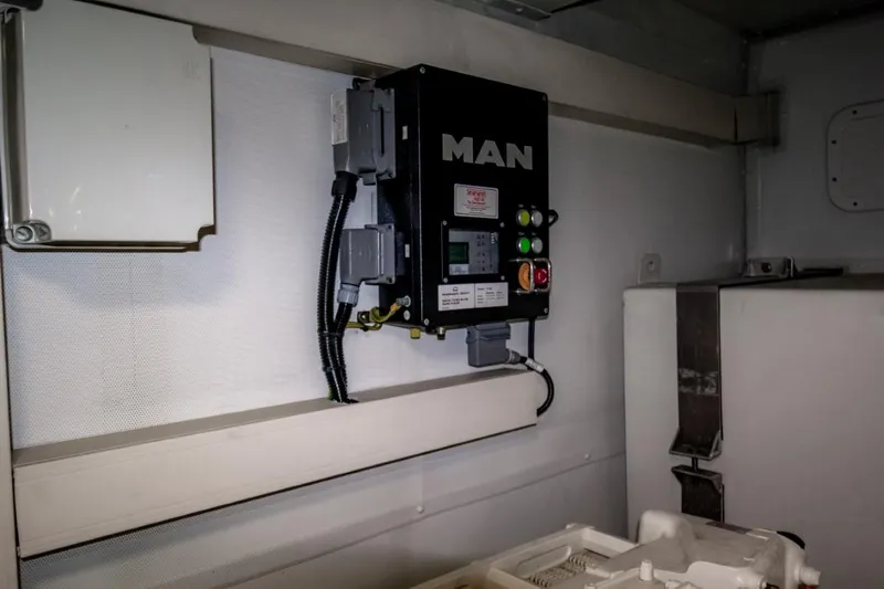 Independiente Yacht Photos Pics 