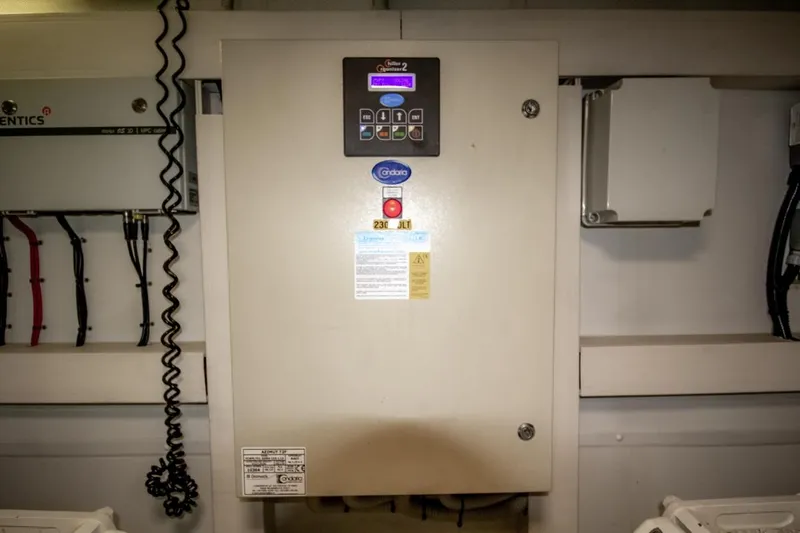 Independiente Yacht Photos Pics 