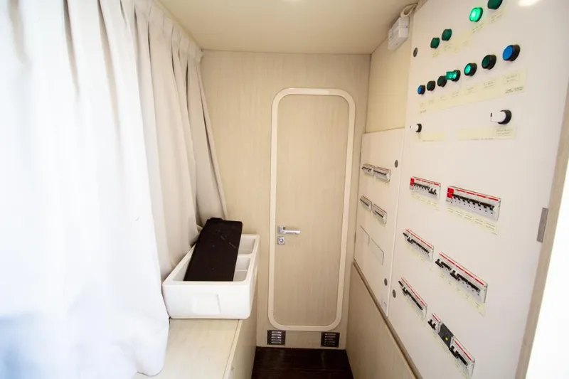 Independiente Yacht Photos Pics 