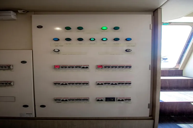 Independiente Yacht Photos Pics 