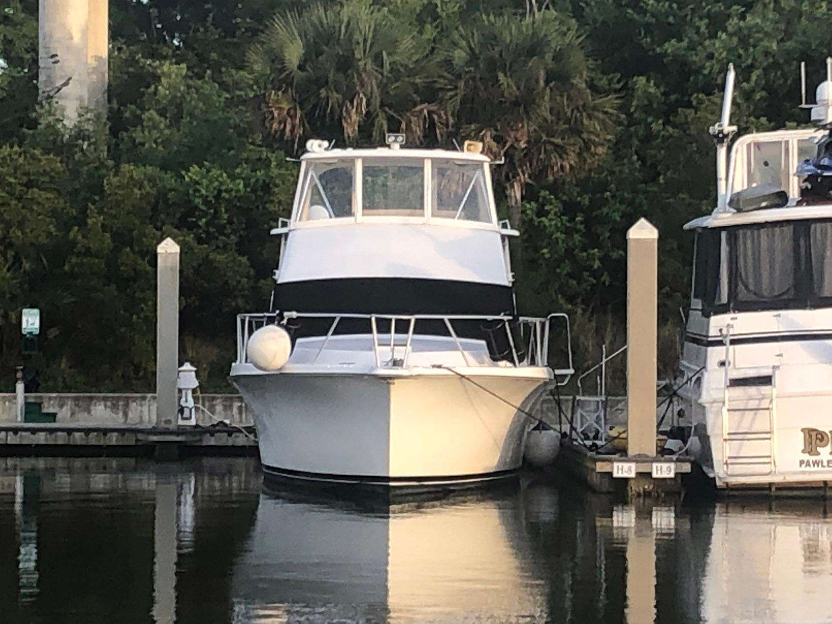 ocean 48 cockpit motor yacht