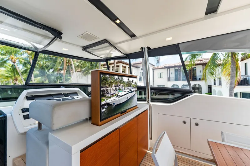 Notorious Yacht Photos Pics 