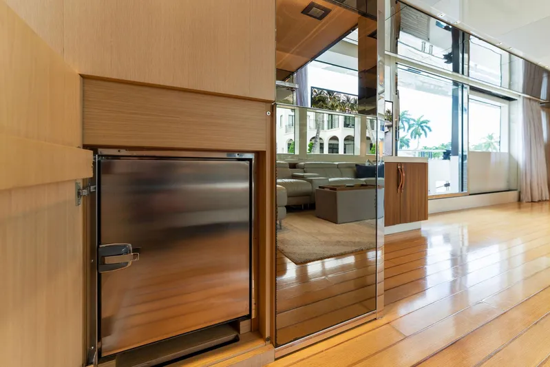 Notorious Yacht Photos Pics 