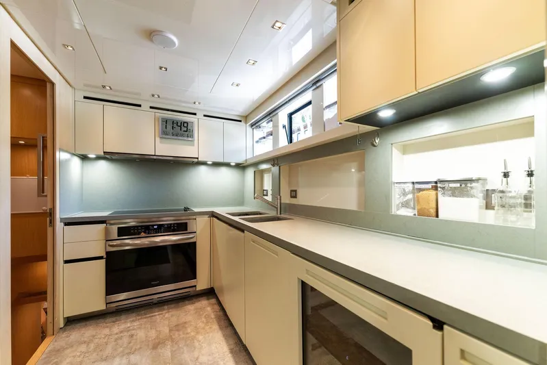 Notorious Yacht Photos Pics 