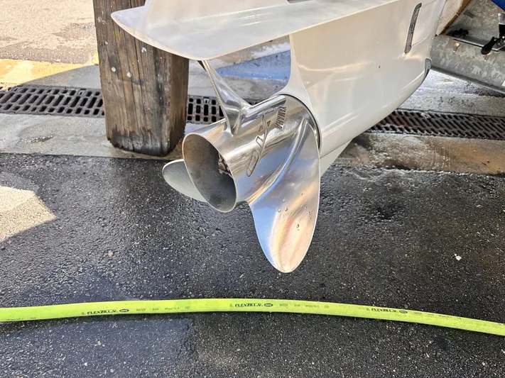 Century 3200 Yacht Photos Pics 