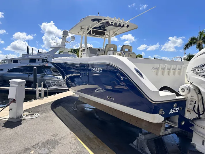 Century 3200 Yacht Photos Pics 