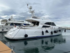 2005 Mochi Craft 74' Dolphin