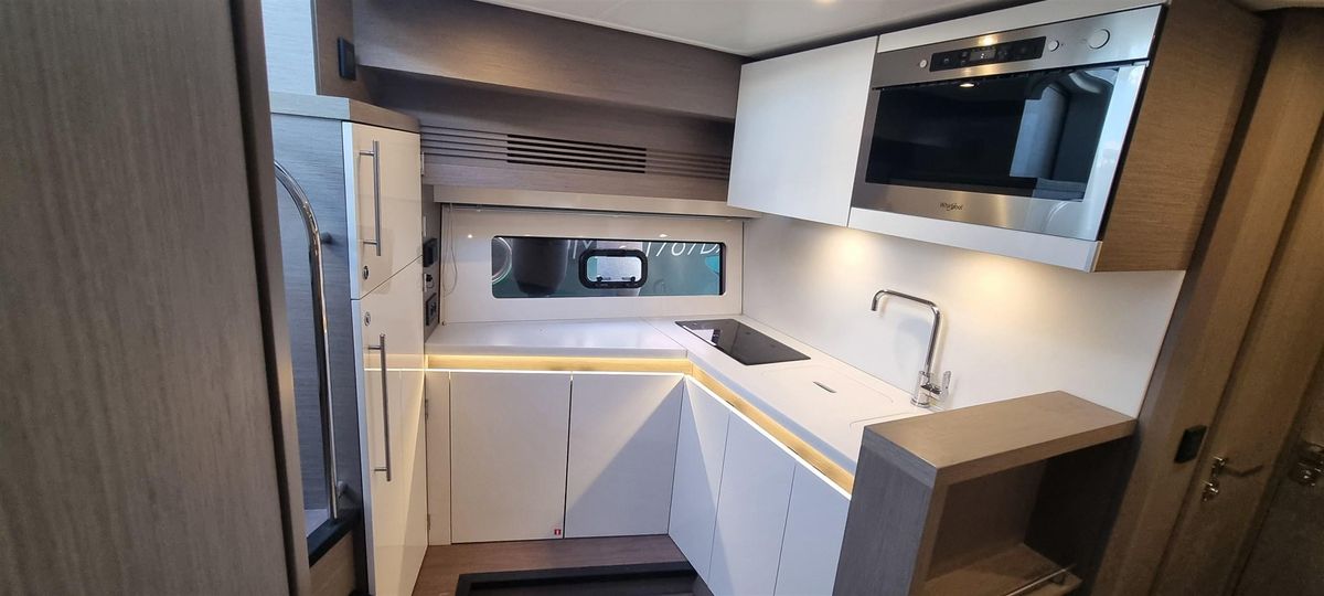 2021 Beneteau 44 
