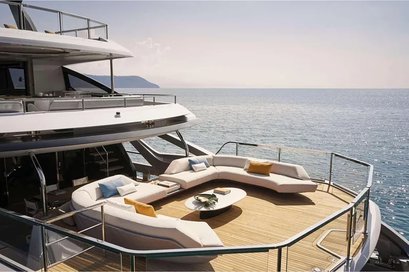  Yacht Photos Pics DYachts - Azimut Grande Trideck