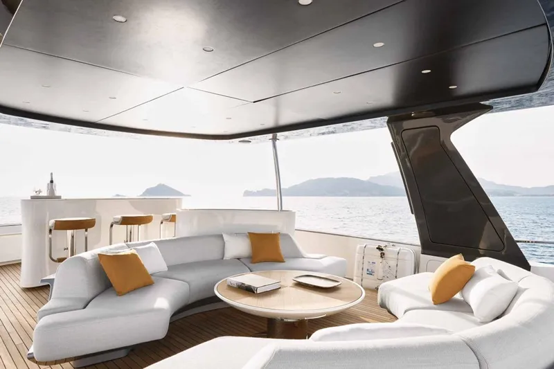  Yacht Photos Pics DYachts - Azimut Grande Trideck