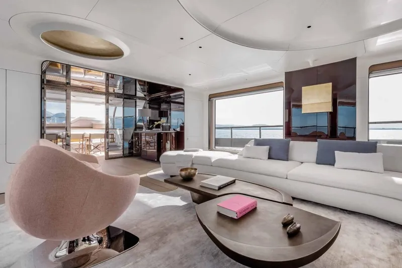  Yacht Photos Pics DYachts - Azimut Grande Trideck