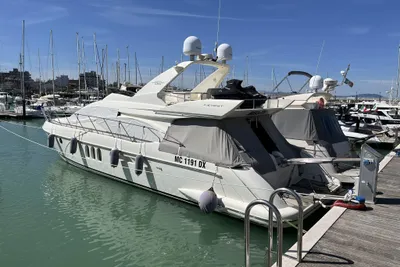Azimut 62 Fly