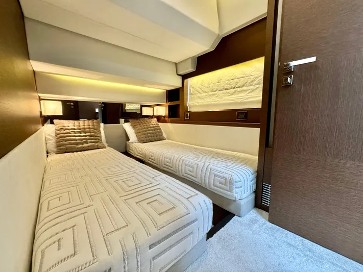  Yacht Photos Pics Prestige 630