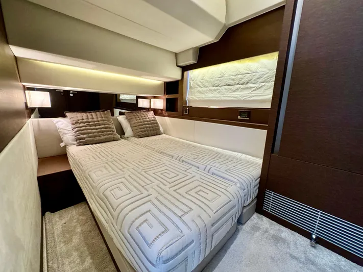  Yacht Photos Pics Prestige 630