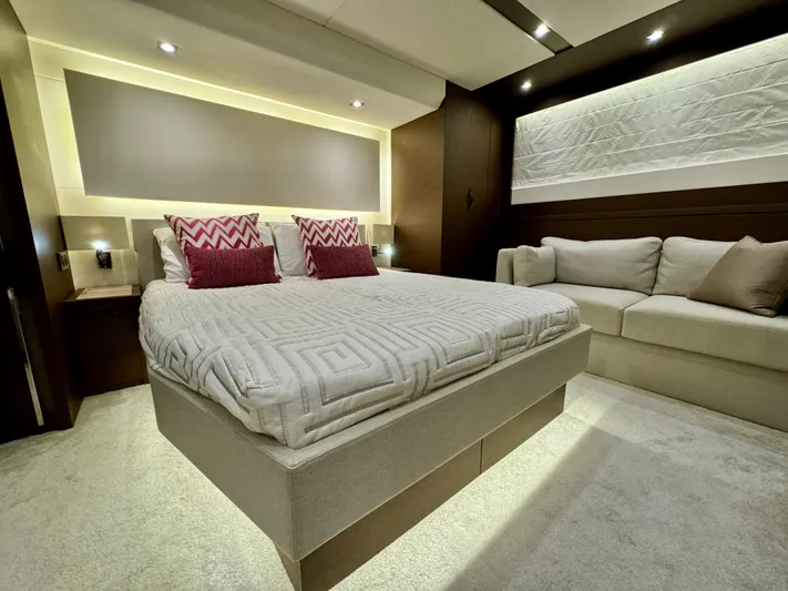  Yacht Photos Pics Prestige 630