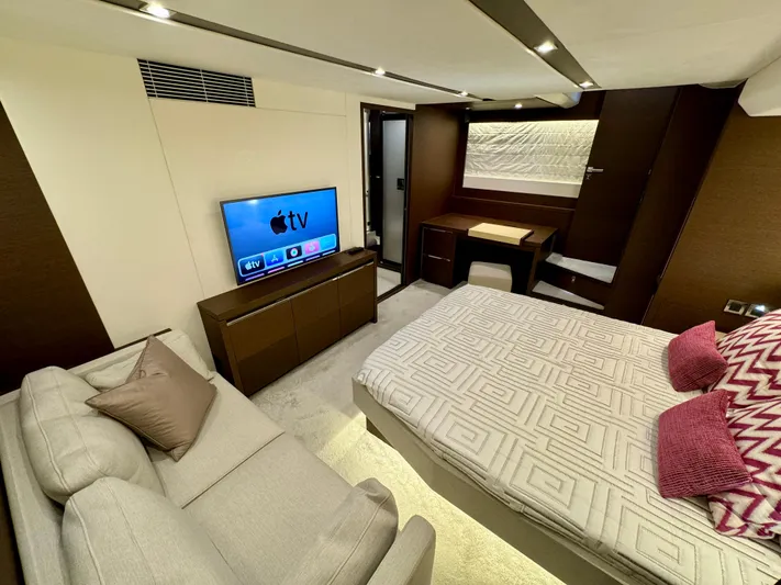  Yacht Photos Pics Prestige 630