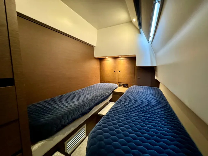  Yacht Photos Pics Prestige 630