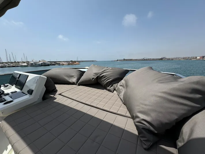  Yacht Photos Pics Prestige 630