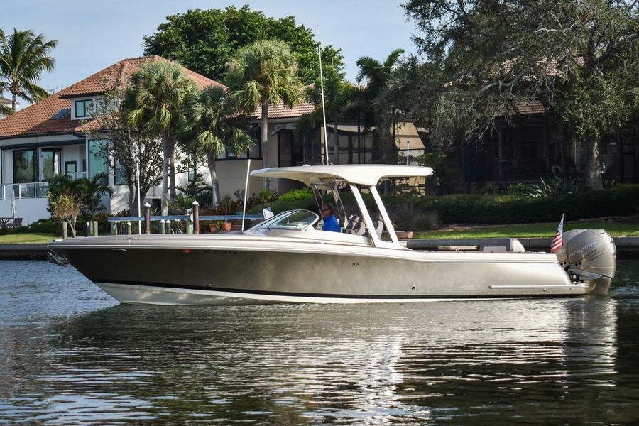 2018 Chris-Craft 30 Calypso