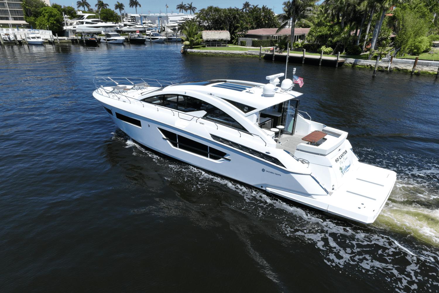 2022 Cruisers Yachts 60 Cantius Motoryachten Kaufen YachtWorld