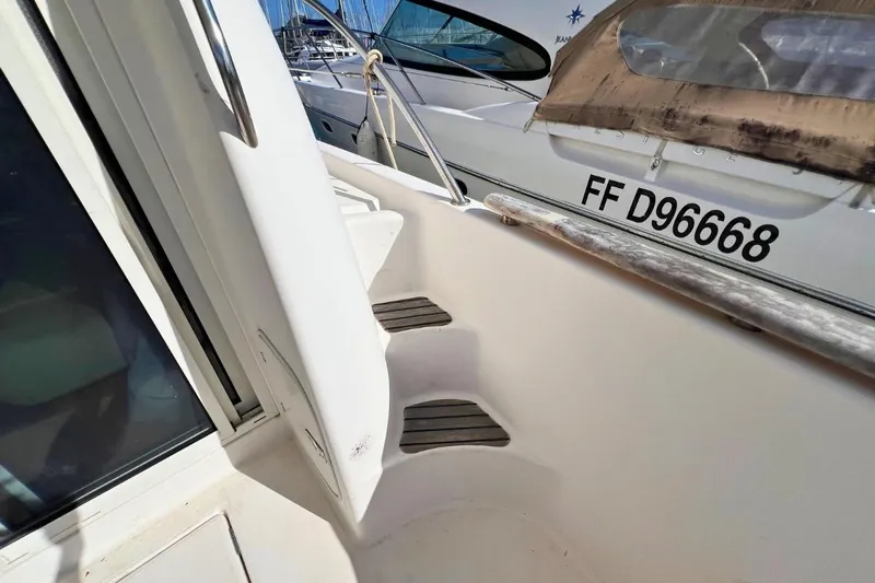  Yacht Photos Pics 2005 Jeanneau Prestige 36 yacht steps and railing detail.