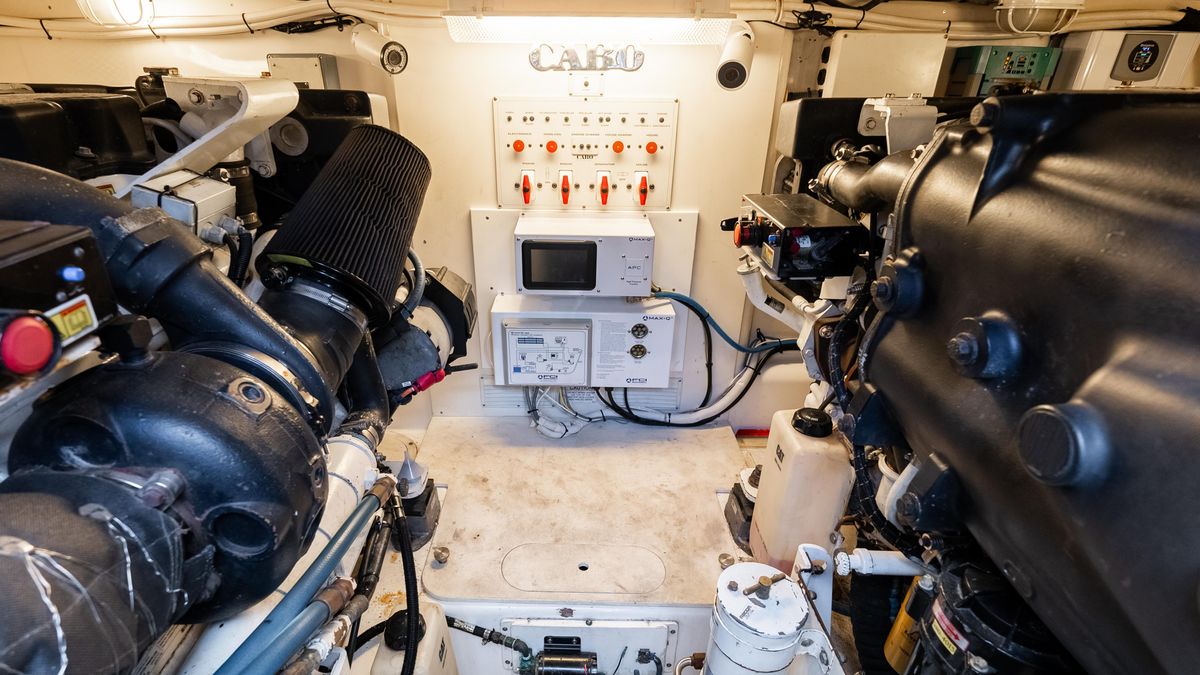 2012 Cabo 44 