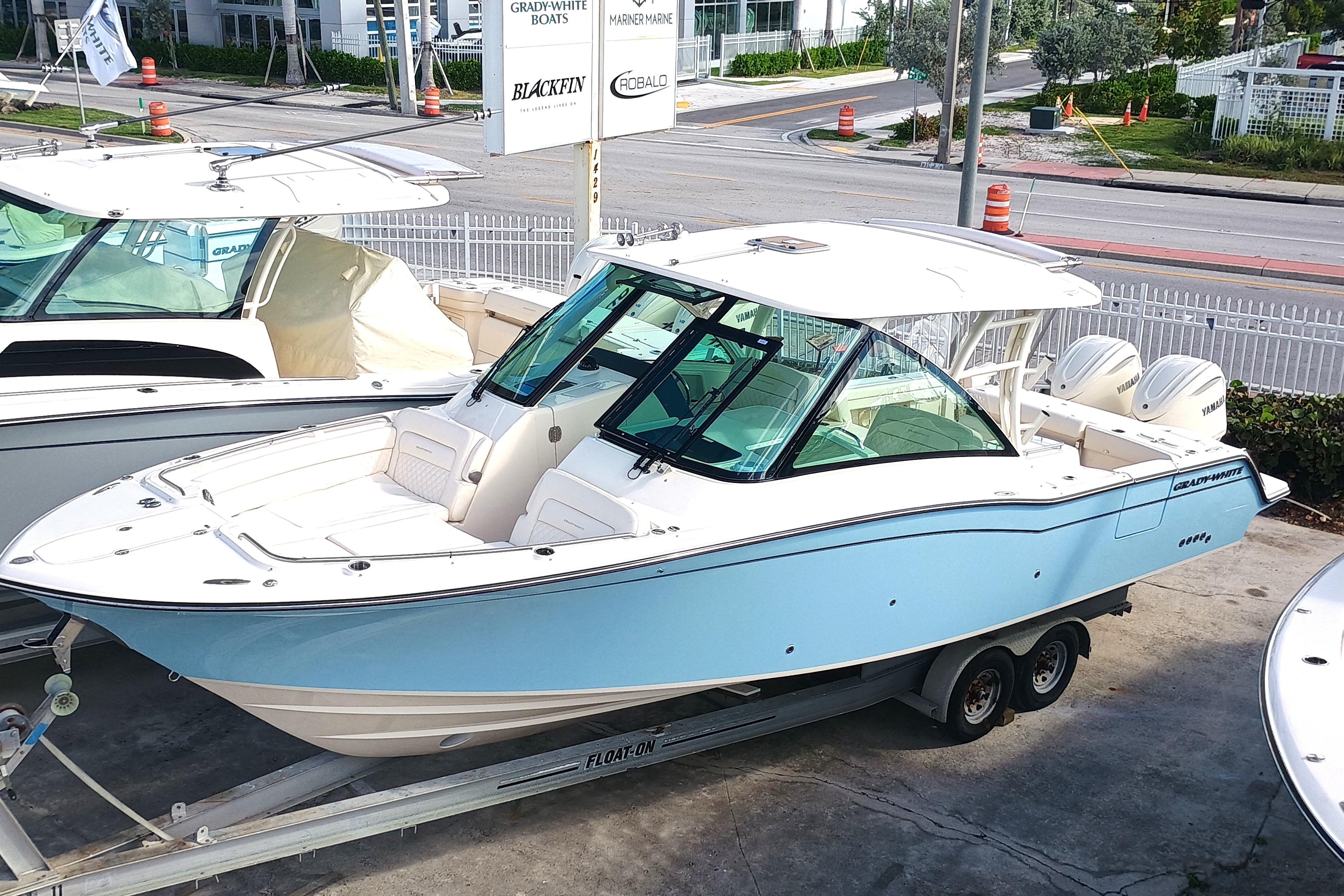 2026 Grady-White Freedom 325 - Image 3