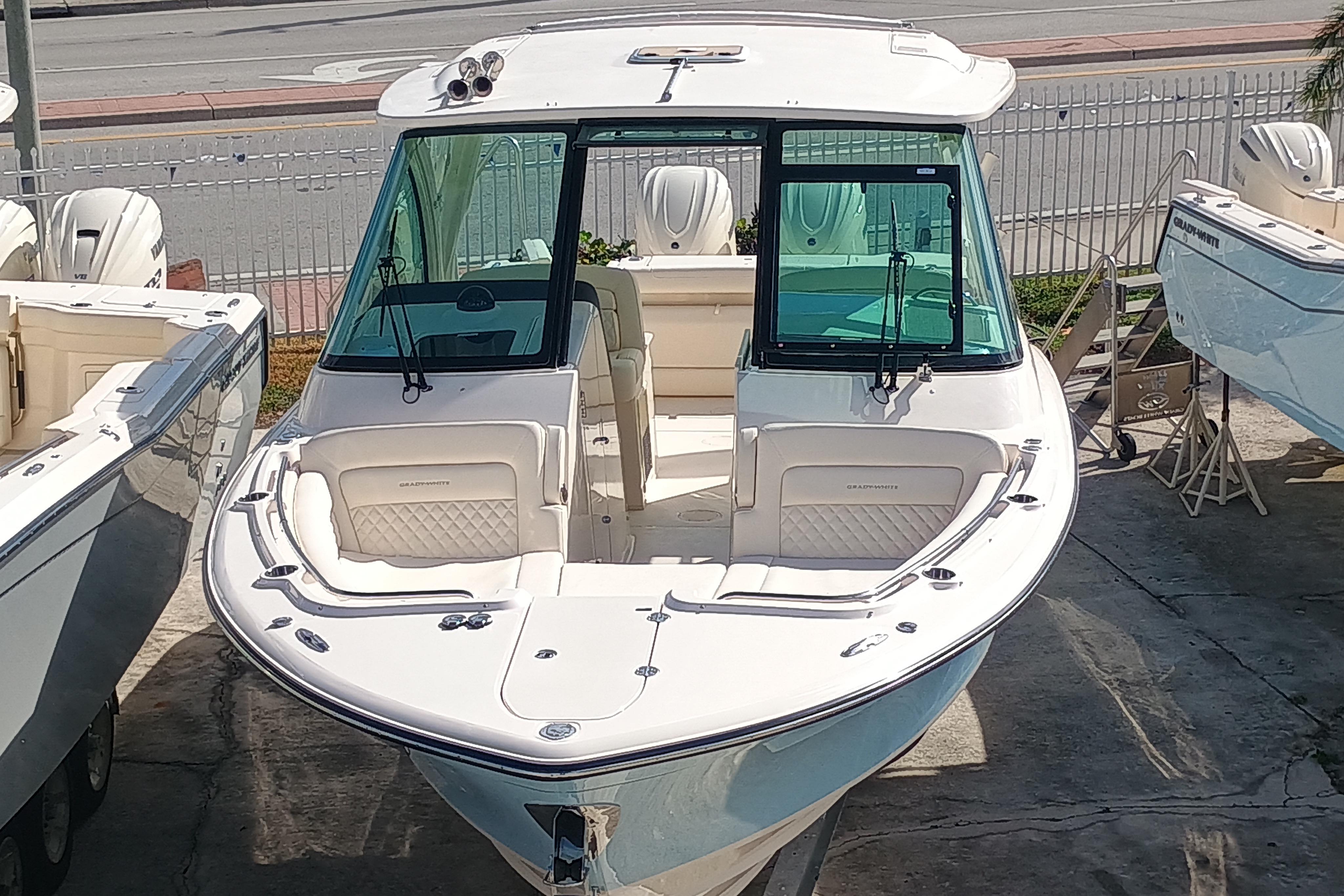 2026 Grady-White Freedom 325 - Image 5