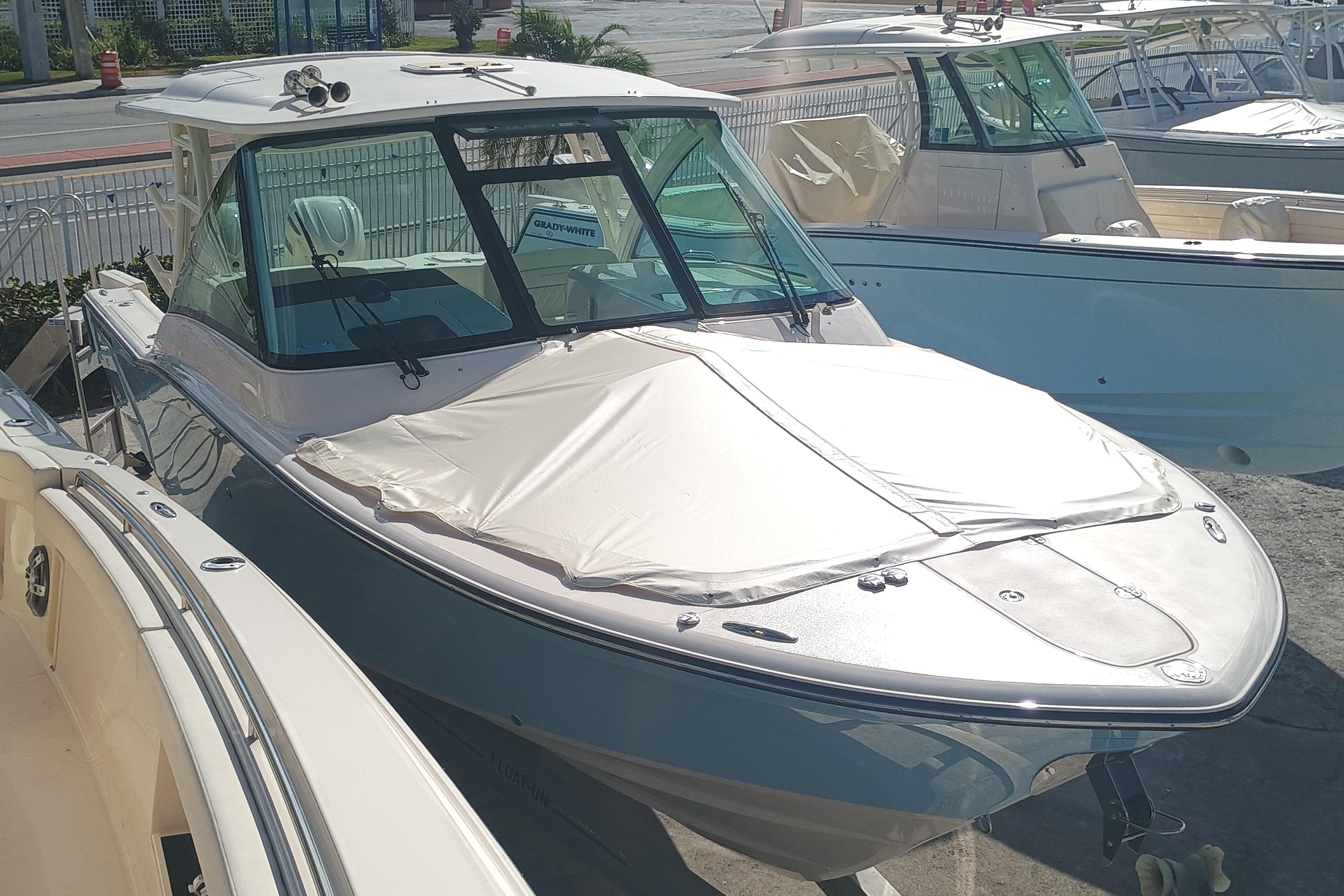 2026 Grady-White Freedom 325 - Image 9
