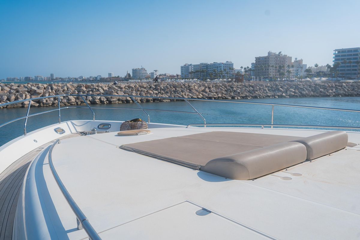 2004 Princess 80 