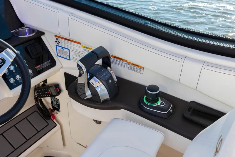 Yacht Photos Pics 2019 Sea Ray 320 Sundancer OB helm controls and dashboard.