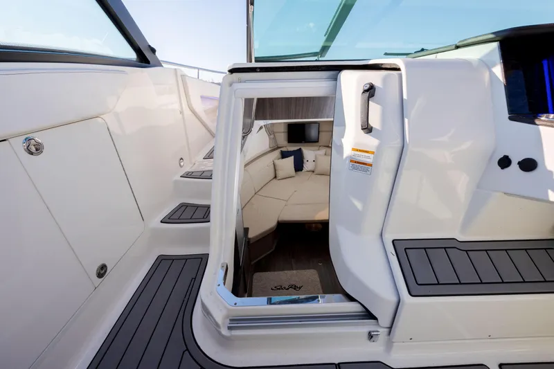  Yacht Photos Pics 2019 Sea Ray 320 Sundancer OB cabin entrance with seating area.