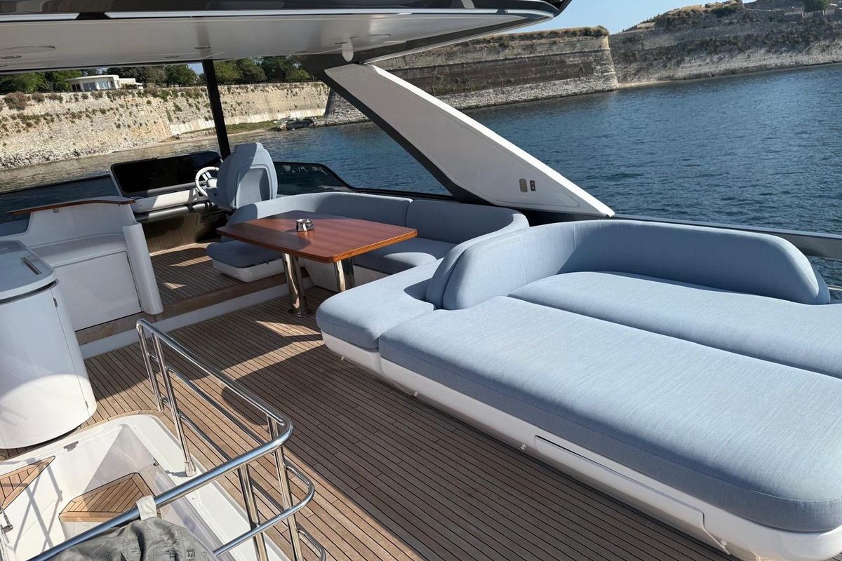 2022 Azimut 68 