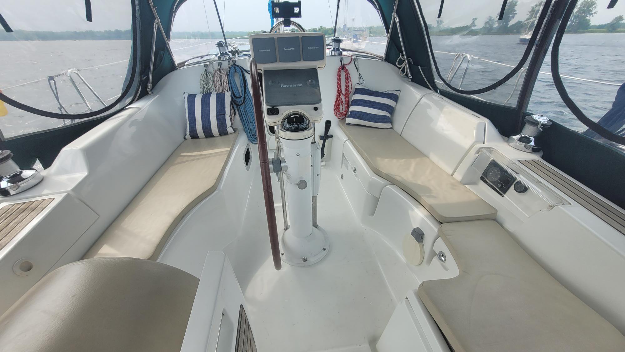 2005 Beneteau 373 Cruiser for sale - YachtWorld