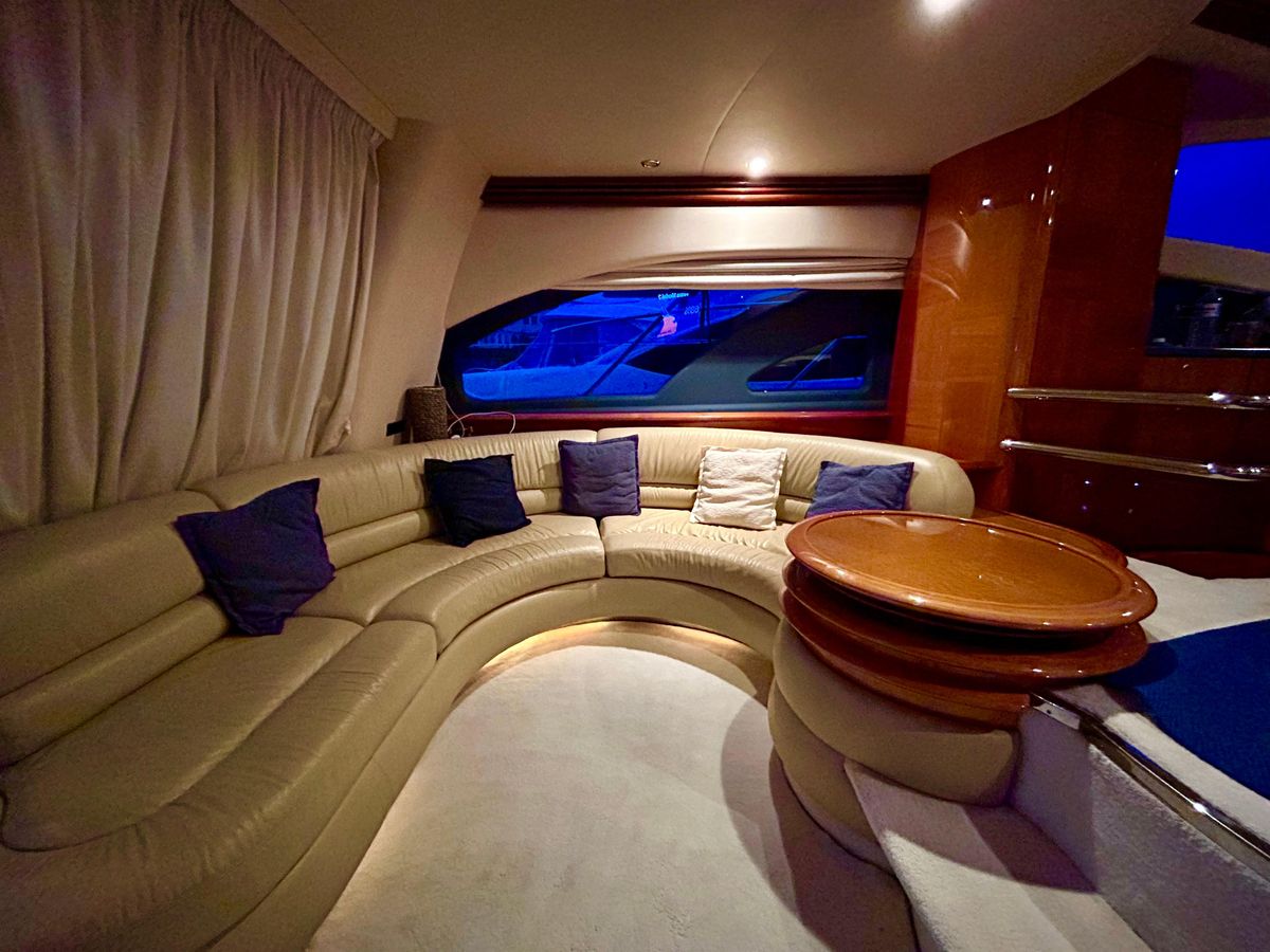 2003 Azimut 57 
