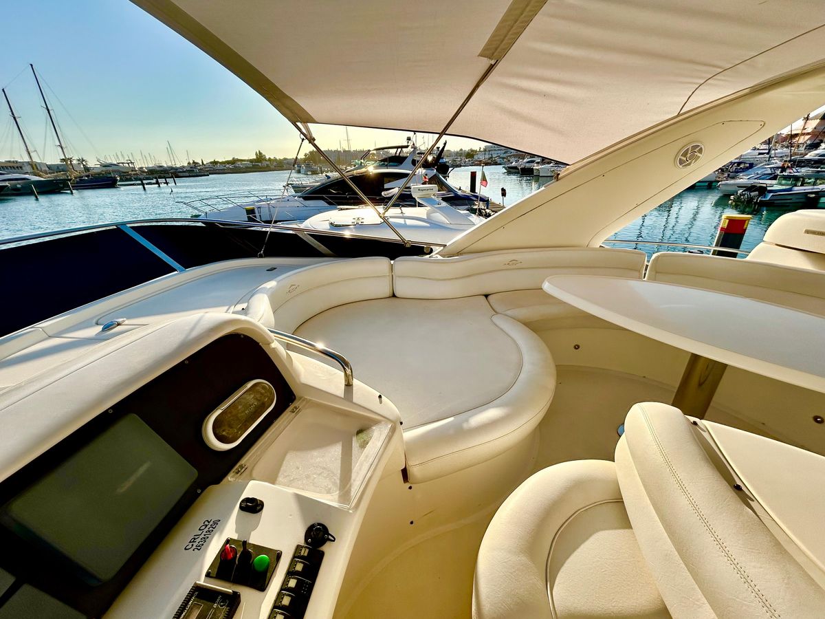2003 Azimut 57 