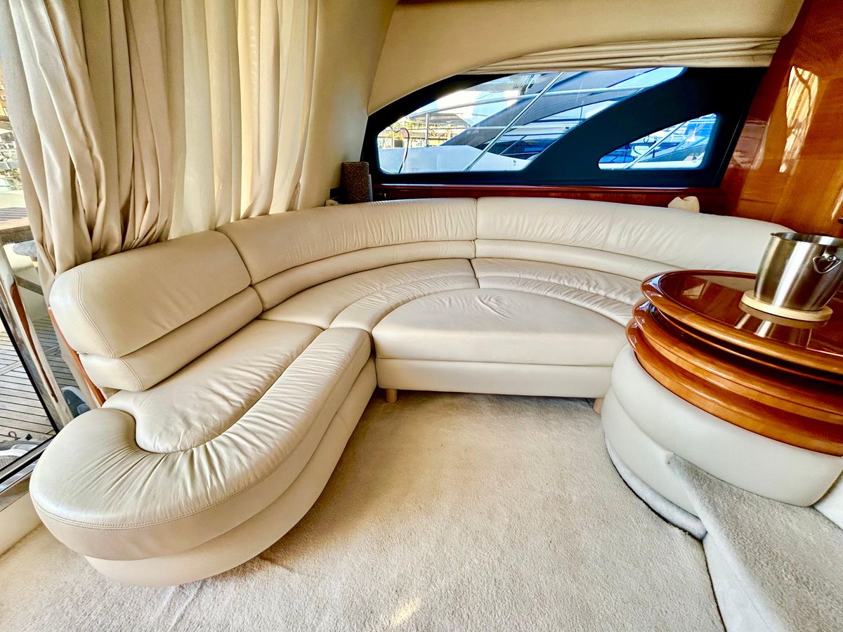 2003 Azimut 57 