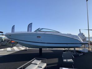 2023 Four Winns HD 8