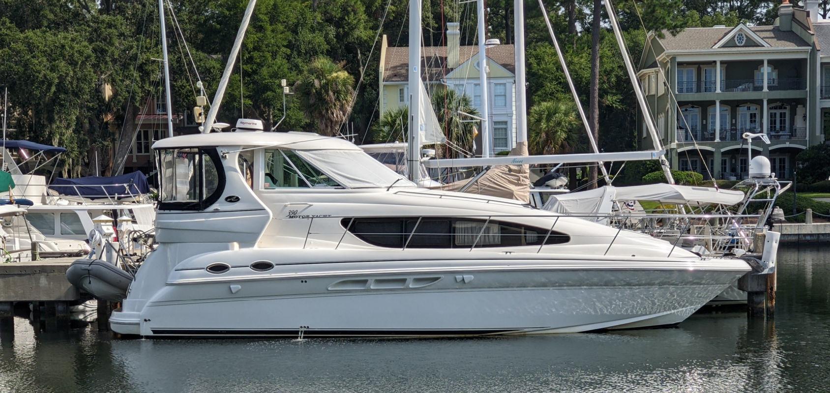 39 ft. sea ray motor yacht