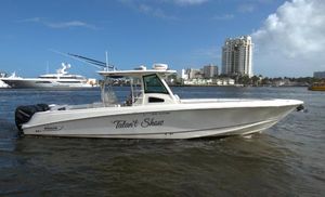 2016 37' 6'' Boston Whaler-370 Outrage Fort Lauderdale, FL, US